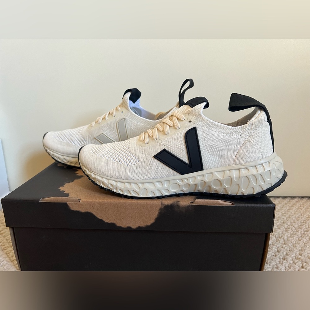 ✨SOLD✨BNIB Collector’s Rick Owens x Veja Sneakers in Butter/Natural 2019 - Picture 6 of 15